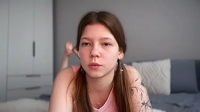 karalinhks online show from February 1, 2026, 8:46 am