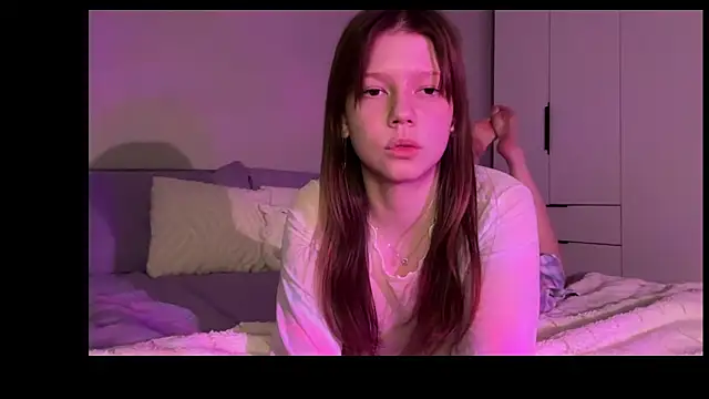 karalinhks online show from March 7, 2026, 9:23 pm