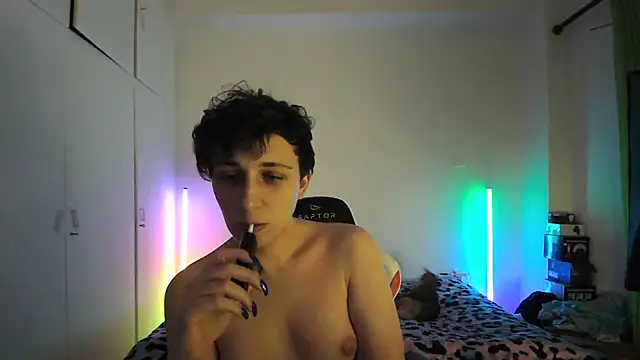 Snapshot of HoneyValentine chatting on May 27, 2026, 9:23 pm HoneyValentine online show from May 27, 2026, 9:23 pm