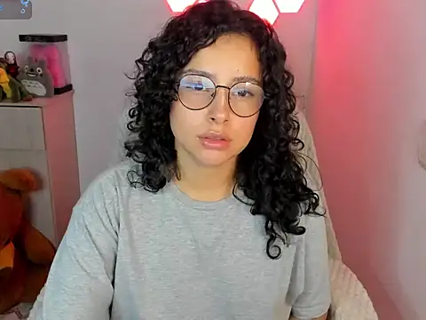 Snapshot of emillyaqua chatting on January 6, 2026, 12:14 am emillyaqua online show from January 6, 2026, 12:14 am