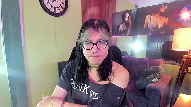 lilith ayanami online show from May 27, 2026, 12:13 pm