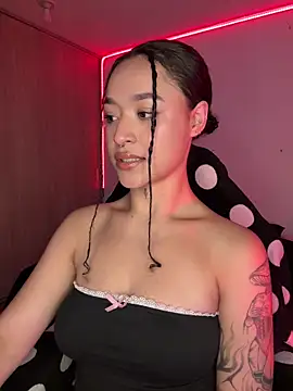 crystal dlun online show from March 28, 2026, 7:35 pm