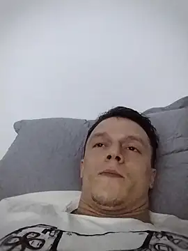 RAFAELQUINTEROSCAVALHEI online show from April 5, 2026, 9:01 pm