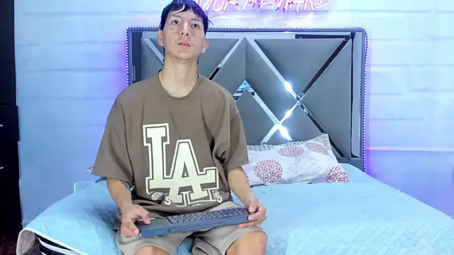 BunnyLove  online show from January 13, 2026, 12:05 am