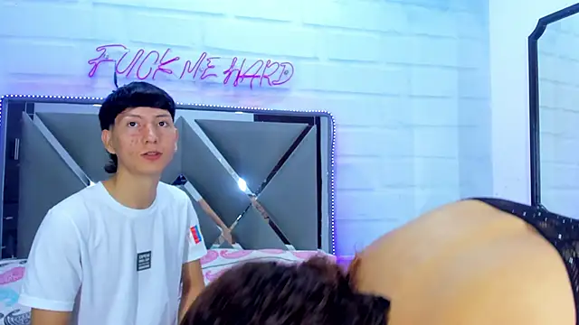 BunnyLove  online show from April 19, 2026, 12:11 am