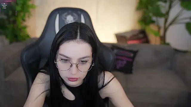 Snapshot of Mila_Rose054 chatting on February 28, 2026, 8:26 am Mila Rose054 online show from February 28, 2026, 8:26 am