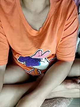 linhha23 online show from February 4, 2026, 3:40 pm