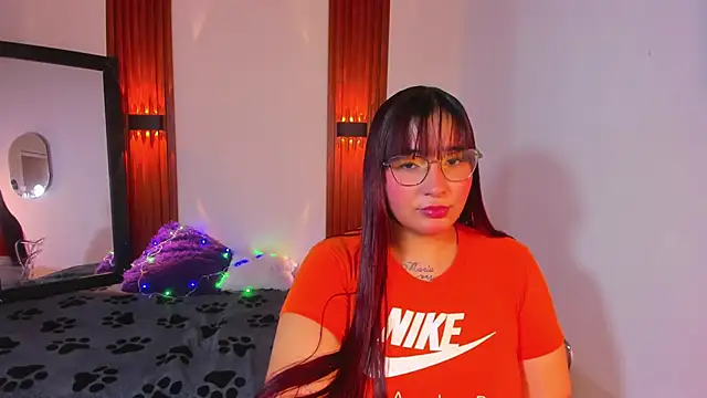 ChloeJewel21 online show from January 10, 2026, 4:14 am