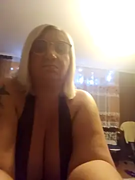 Snapshot of helena2026 chatting on January 10, 2026, 6:31 pm helena2026 online show from January 10, 2026, 6:31 pm