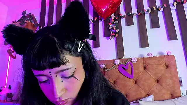 Snapshot of MeowMota_ chatting on February 18, 2026, 6:04 pm MeowMota online show from February 18, 2026, 6:04 pm