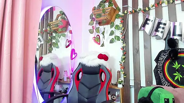 MeowMota  online show from June 24, 2026, 6:40 pm