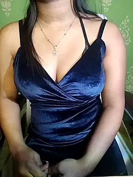 Snapshot of Samira_07 chatting on January 14, 2026, 6:24 pm Samira 07 online show from January 14, 2026, 6:24 pm