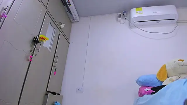 vennuss19 online show from May 13, 2026, 2:47 pm