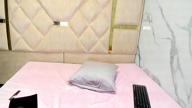 luisa girlssex online show from January 31, 2026, 7:11 pm