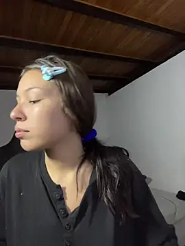 Kitty20205 online show from April 14, 2026, 1:22 am