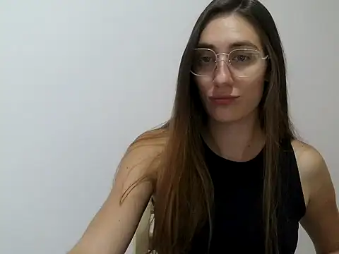 Snapshot of Noracherry chatting on February 13, 2026, 10:39 pm Noracherry online show from February 13, 2026, 10:39 pm