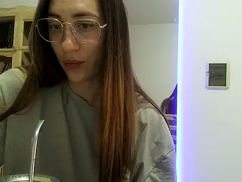 Snapshot of Noracherry chatting on February 19, 2026, 10:28 pm Noracherry online show from February 19, 2026, 10:28 pm