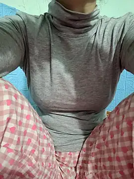 Snapshot of -LunaLust chatting on January 15, 2026, 2:16 am -LunaLust online show from January 15, 2026, 2:16 am