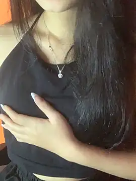 Jennybae23 online show from February 13, 2026, 6:26 pm