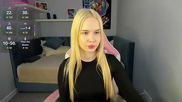 NicoletaCooper online show from January 14, 2026, 12:00 pm