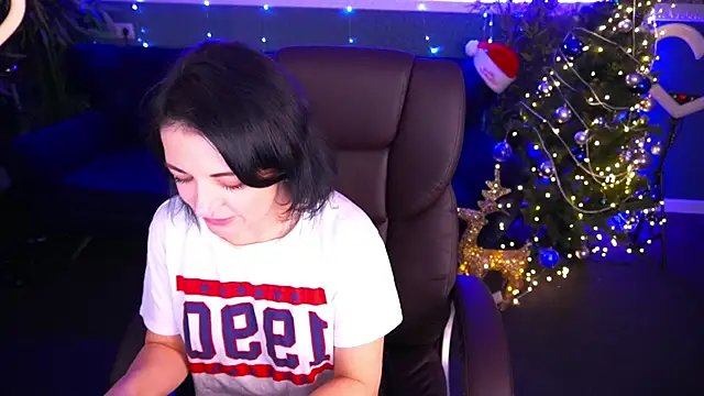 Snapshot of Dafni_Monn chatting on December 31, 2024, 8:26 am Dafni Monn online show from December 31, 2024, 8:26 am