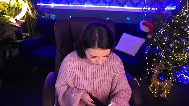 Snapshot of Dafni_Monn chatting on January 6, 2025, 6:25 am Dafni Monn online show from January 6, 2025, 6:25 am