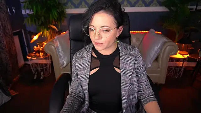 Dafni Monn online show from May 26, 2026, 5:36 am