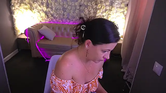 Snapshot of Dafni_Monn chatting on June 29, 2026, 9:26 am Dafni Monn online show from June 29, 2026, 9:26 am