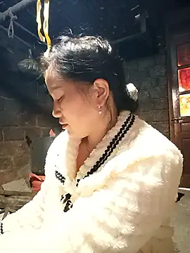 Snapshot of yu--yo chatting on January 9, 2026, 12:35 am yu--yo online show from January 9, 2026, 12:35 am