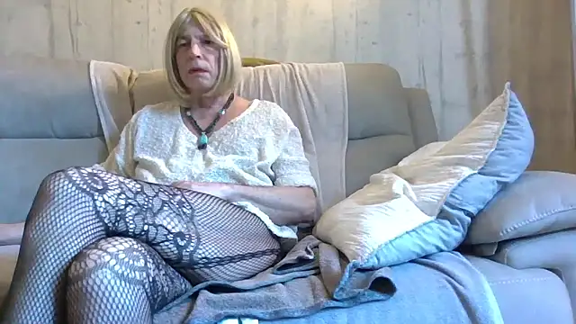 Helinetrav online show from March 20, 2026, 7:24 am