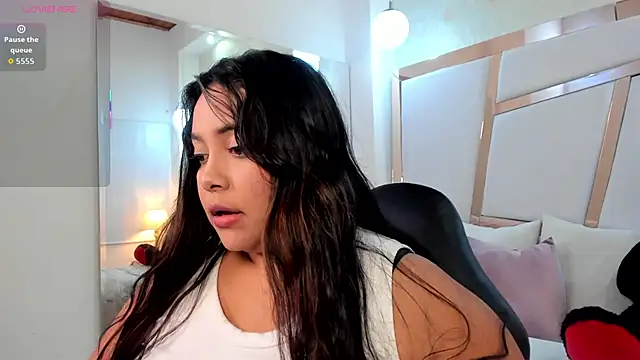 tatikanyx online show from February 13, 2026, 5:09 pm