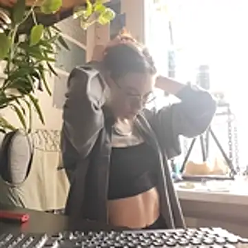 Snapshot of Shy_Bamby chatting on February 10, 2026, 10:52 am Shy Bamby online show from February 10, 2026, 10:52 am