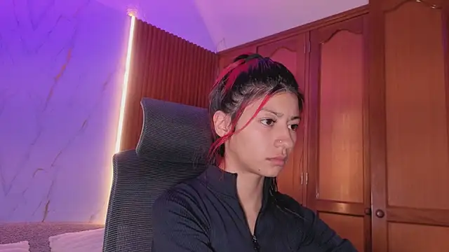 dulcetorresvg online show from April 11, 2026, 3:11 am