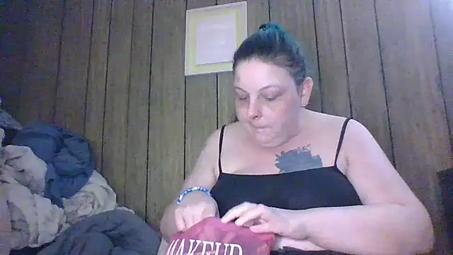 Snapshot of troublemadedouble chatting on February 5, 2026, 2:49 am troublemadedouble online show from February 5, 2026, 2:49 am
