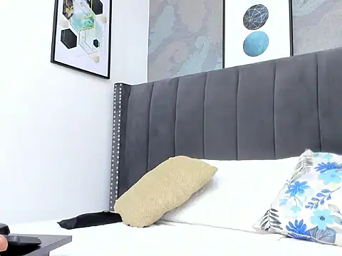 Anikka Albrite  online show from February 10, 2026, 12:53 pm