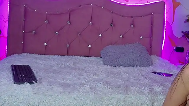 jasmine star12 online show from February 7, 2026, 3:49 pm