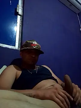 Snapshot of yoguitolokoche chatting on January 11, 2026, 12:32 pm yoguitolokoche online show from January 11, 2026, 12:32 pm