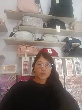 Snapshot of Mia_Charlotte2 chatting on July 20, 2026, 6:32 pm Mia Charlotte2 online show from July 20, 2026, 6:32 pm