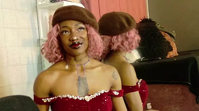 DaniaMarcell online show from April 1, 2026, 5:19 am