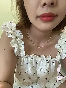 Angela loveee online show from April 18, 2026, 7:34 am