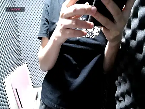 Shiny 68 online show from April 17, 2026, 1:36 pm