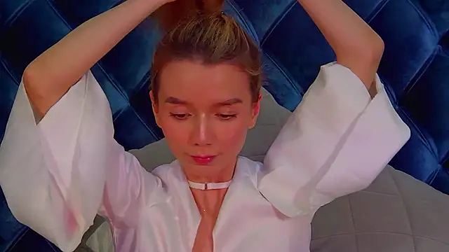 VanessaVienne online show from March 8, 2026, 2:04 am