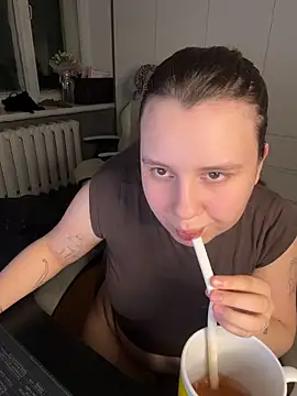 AnnaSeint online show from May 27, 2026, 6:49 pm