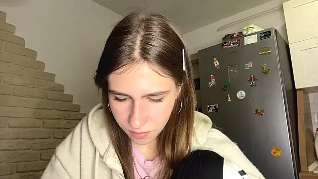 ElsieKuhlmann online show from March 30, 2026, 4:13 am