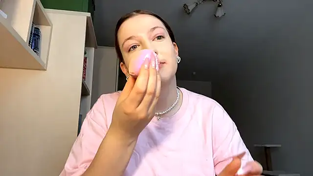 JammieMickiewicz online show from February 19, 2026, 8:10 am