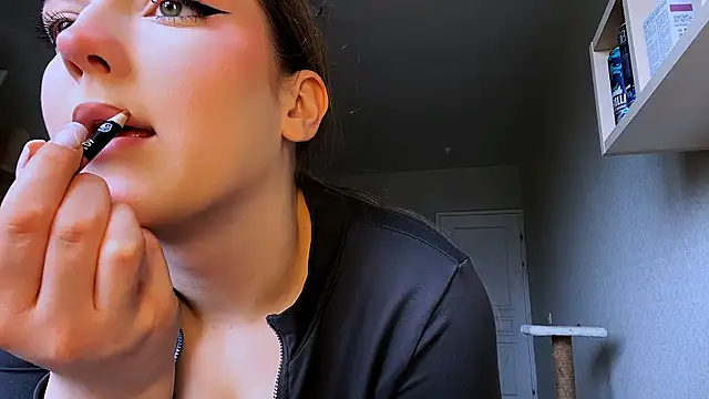 JammieMickiewicz online show from April 7, 2026, 11:32 am