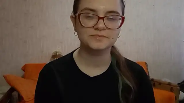 Snapshot of Miyabeee chatting on February 6, 2026, 8:18 am Miyabeee online show from February 6, 2026, 8:18 am