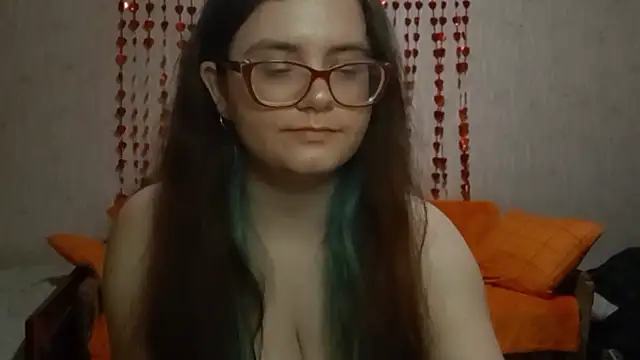 Snapshot of Miyabeee chatting on February 16, 2026, 5:20 pm Miyabeee online show from February 16, 2026, 5:20 pm