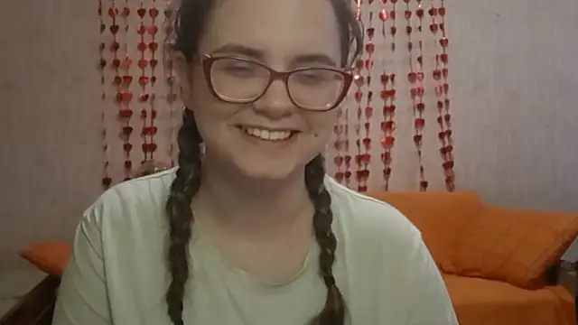 Snapshot of Miyabeee chatting on March 8, 2026, 8:07 am Miyabeee online show from March 8, 2026, 8:07 am