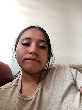 Veronica Wins  online show from March 6, 2026, 7:32 pm